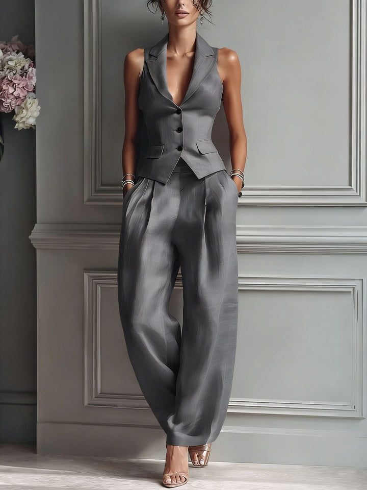 Esme Set | Flowing two-piece set with a V-neckline