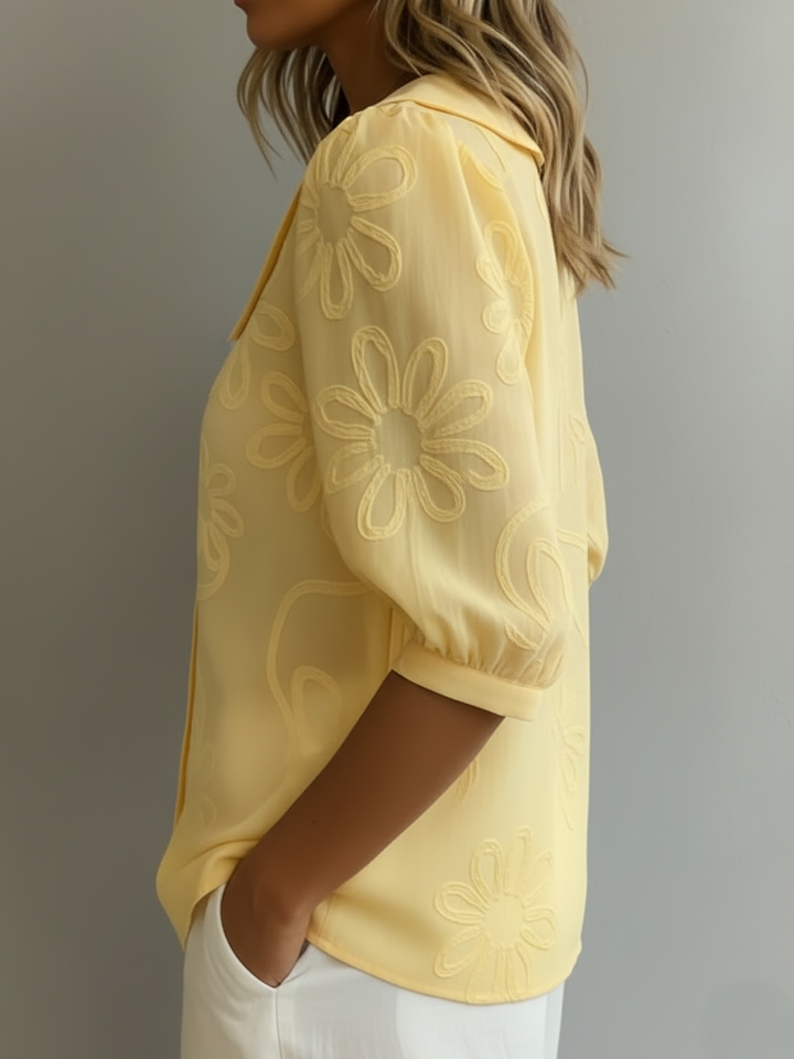 Camille | Lightweight floral blouse with natural elegance